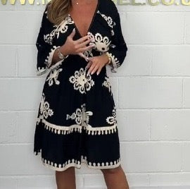 Printed V-neck 3/4 Sleeve Midi Dress