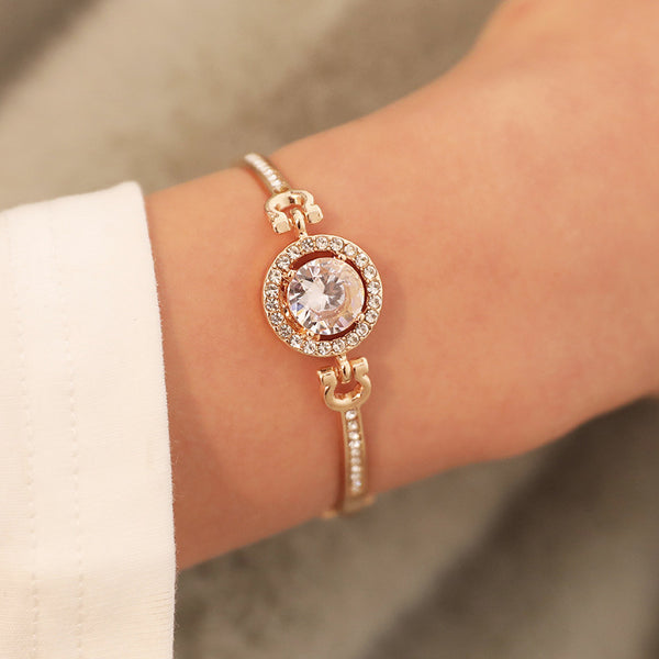 Exquisite diamond bracelet