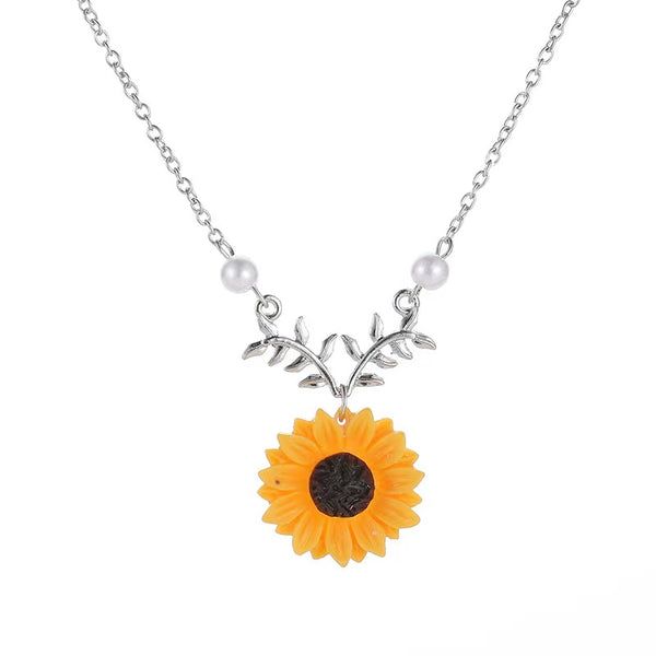 Lucky Leaves Sunflower Necklace