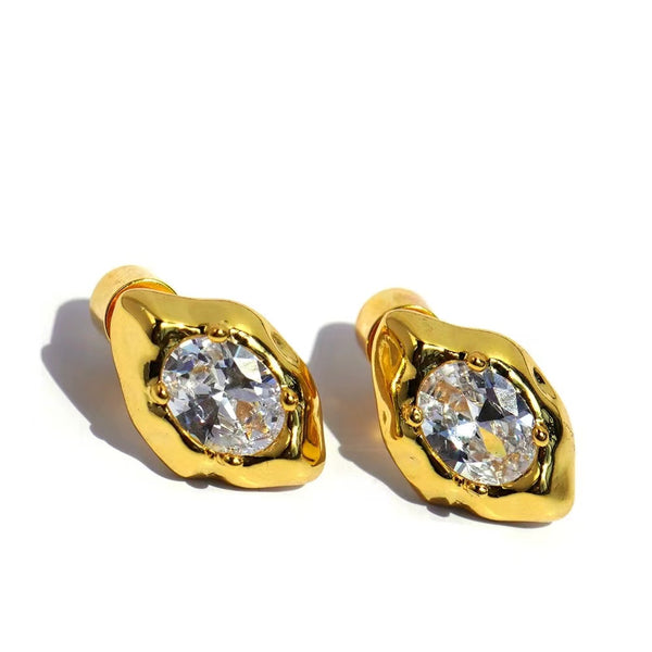 Gold Prong Earrings