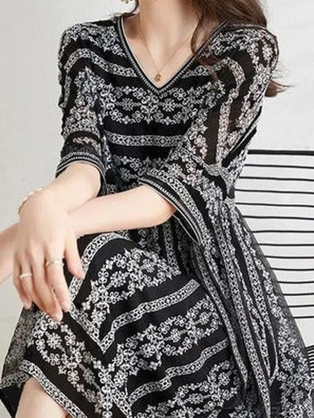 Noble 3/4 Sleeve Print Midi Dress