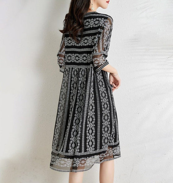 Noble 3/4 Sleeve Print Midi Dress