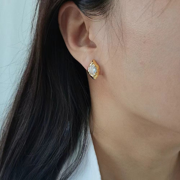 Gold Prong Earrings